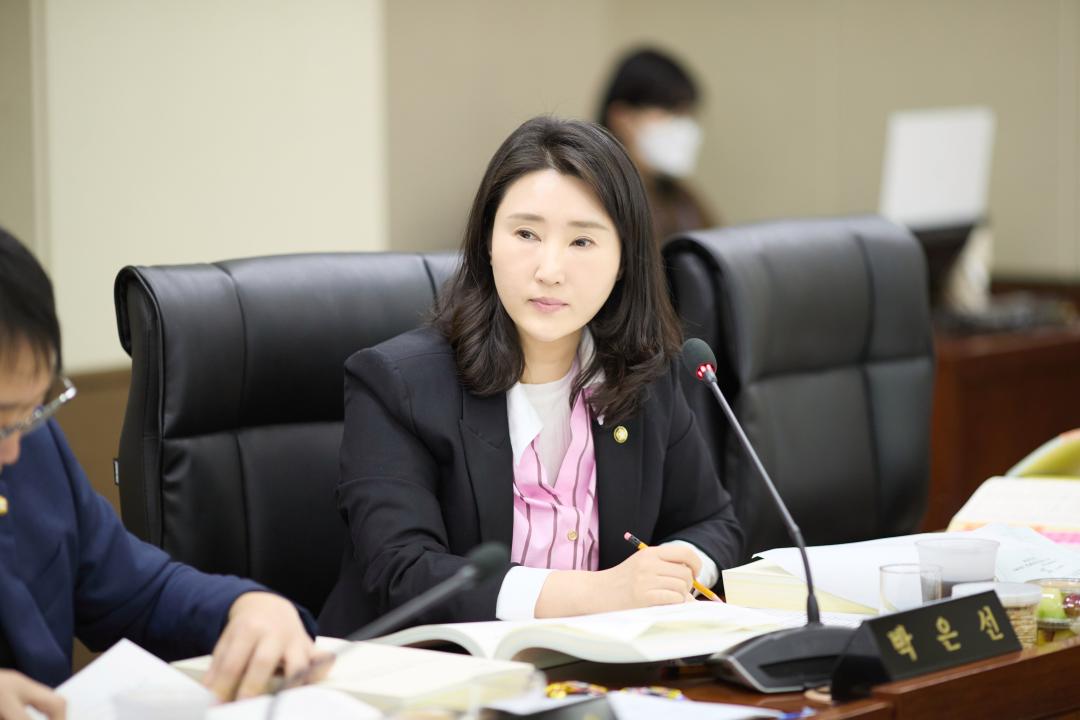 '상임위위원회별 제2차 회의( 제302회 임시회 )' 게시글의 사진(12) '20260408 상임위위원회별 제2차 회의 ( 제302회 임시회 )-025.jpg'