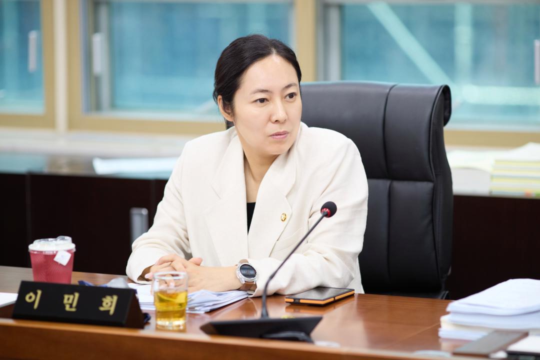 '상임위위원회별 제1차 회의(제305회 임시회 )' 게시글의 사진(19) '20260723 상임위위원회별 제1차 회의(제305회 임시회 )-28.jpg'