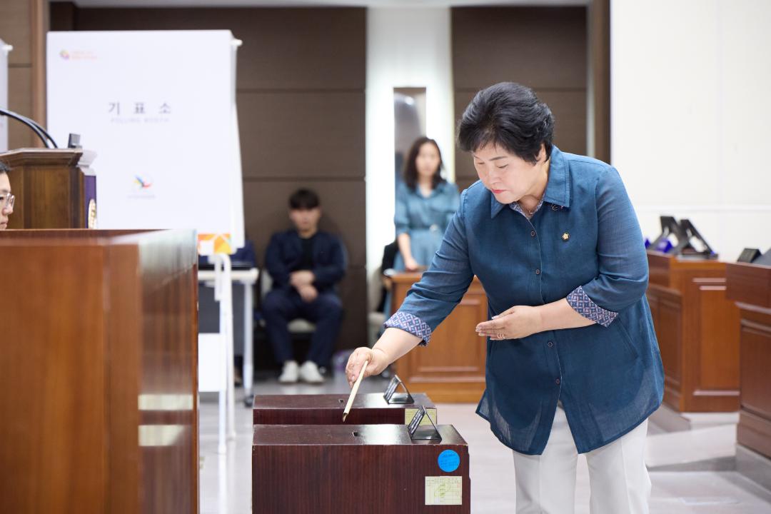 '제304회 임시회 제1차 본회의' 게시글의 사진(65) '20260701 제304회 임시회 제1차 본회의-100.jpg'