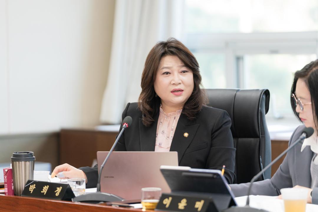 '행정사무감사 1일차 (제297회 제2차 정례회)' 게시글의 사진(74) '20251117 행정사무감사 1일차 (제297회 제2차 정례회) N (36).JPG'