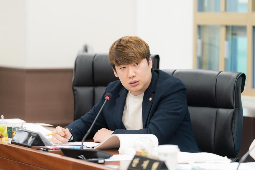 '행정사무감사 5일차 (제297회 제2차 정례회)' 게시글의 사진(30) '20251121 행정사무감사 5일차 (제297회 제2차 정례회) N_-50.JPG'