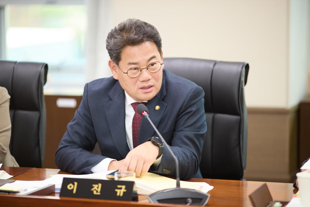 '행정사무감사 5일차 (제297회 제2차 정례회)' 게시글의 사진(95) '20251121 행정사무감사 5일차-108.jpg'