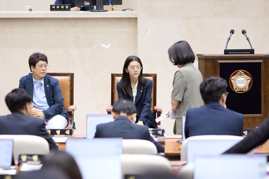 '제304회 임시회 제1차 본회의' 게시글의 사진(71) '20260701 제304회 임시회 제1차 본회의-223.jpg'