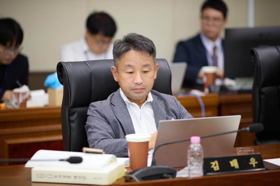 '상임위원회별 제4차 회의 (제295회 임시회)' 게시글의 사진(38) '20250915 상임위원회별 제4차 회의(제295회 임시회)-54.jpg'
