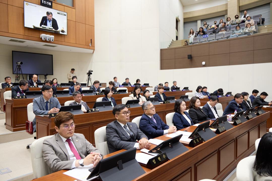 '제302회 임시회 제3차 본회의' 게시글의 사진(40) '20260415 제302회 임시회 제3차 본회의-055.jpg'