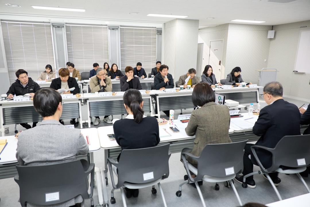'용인특례시의회 자치행정위원회, 2025년 행정사무감사 대비 주요 사업 현지 확인' 게시글의 사진(5) '20251120 용인특례시의회 자치행정위원회, 2025년 행정사무감사 대비 주요 사업 현지 확인(4)용인시정연구원.jpg'