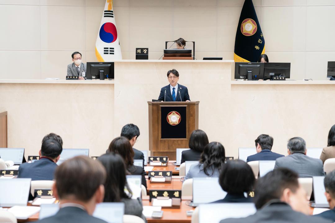 '용인특례시의회 이교우 의원, 용인경전철 부당해고 노동자 즉각 복직 촉구(5분 자유발언)' 게시글의 사진(3) '20251216 제298회 임시회 제1차 본회의-5분 자유발언(3)이교우 의원(2).jpg'