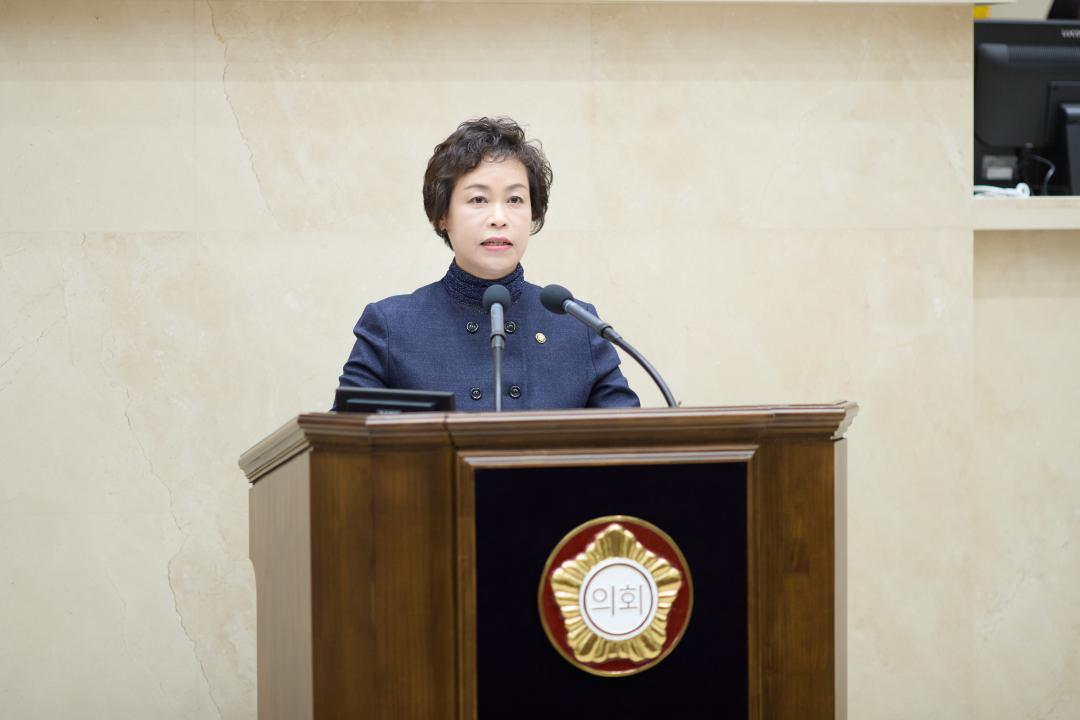 '용인특례시의회 황미상 의원, "무명의병 보존 기본계획 수립·예산 편성"과 "처인구 버스 전면 재정비" 촉구(5분 자유발언)' 게시글의 사진(4) '사진3. 황미상 의원이 26일 열린 제297회 2차 정례회 3차 본회의에서 5분 자유발언을 하고 있다..jpg'