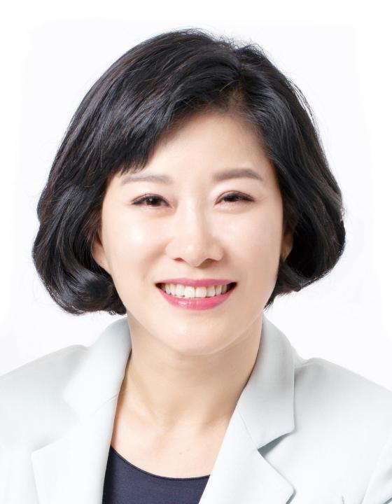 '용인특례시의회 김희영 의원 대표 발의, ‘용인시 발달장애인 권리보장 및 지원에 관한 조례 일부개정조례안’ 본회의 통과' 게시글의 사진(2) '김희영 의원.jpg'