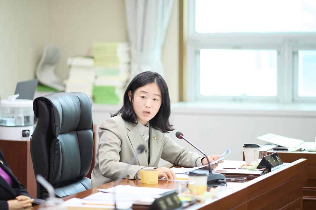 '상임위위원회별 제1차 회의 ( 제302회 임시회 )' 게시글의 사진(18) '20260403 상임위원회별 제1차 회의(제302호 임시회)-28.jpg'