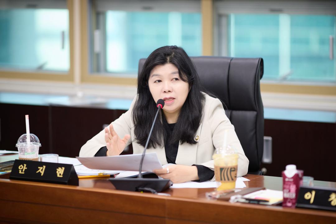 '상임위 위원별 제1차 회의 (제292회 임시회)' 게시글의 사진(27) '20250411 상임위 위원별 제 1차 회의 (제292회 임시회)-069.jpg'