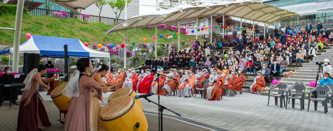 '부처님오신날 봉축 법요식 및 용인시민연등축제' 게시글의 사진(3) '20220430 부처님오신날 봉축 법요식 및 용인시민연등축제 (12).JPG'