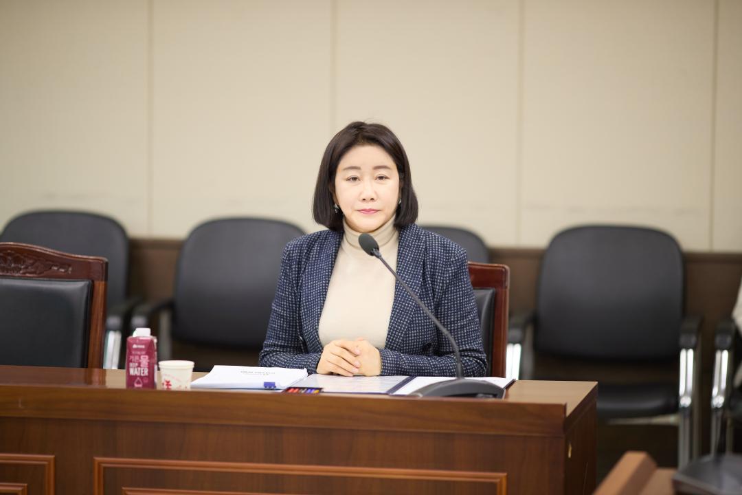'상임위위원회별 제1차 회의 ( 제300회 임시회 )' 게시글의 사진(22) '20260210 상임위원회별 제1차 회의(제300회 임시회)-44.jpg'