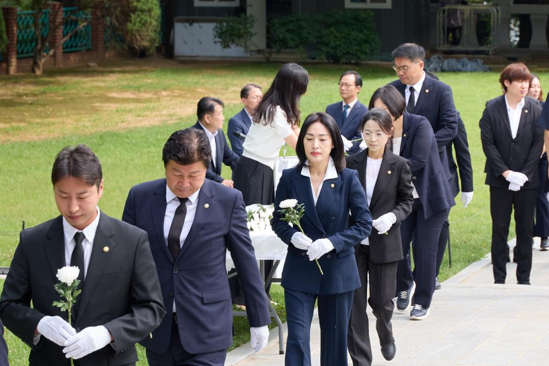 '현충탑 참배' 게시글의 사진(35) '20260702 현충탑 참배-061.jpg'