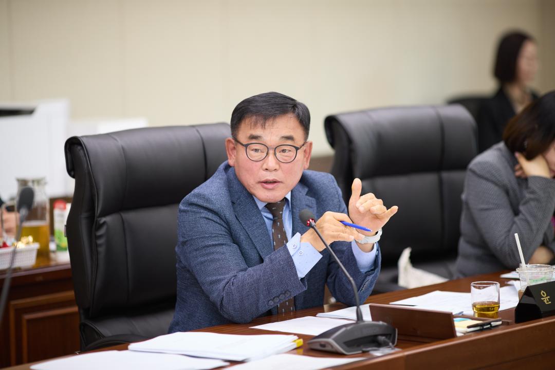 '상임위 위원별 제1차 회의 (제292회 임시회)' 게시글의 사진(45) '20250411 상임위 위원별 제 1차 회의 (제292회 임시회)-109.jpg'