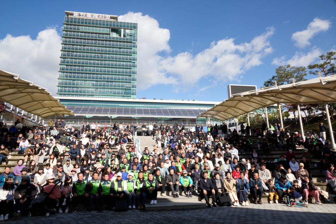 '제6회 (사)용인애향회 가족과함께하는 경안천 걷기축제' 게시글의 사진(7) '20251102 제6회 (사)용인애향회 가족과함께하는 경안천 걷기축제-11.jpg'