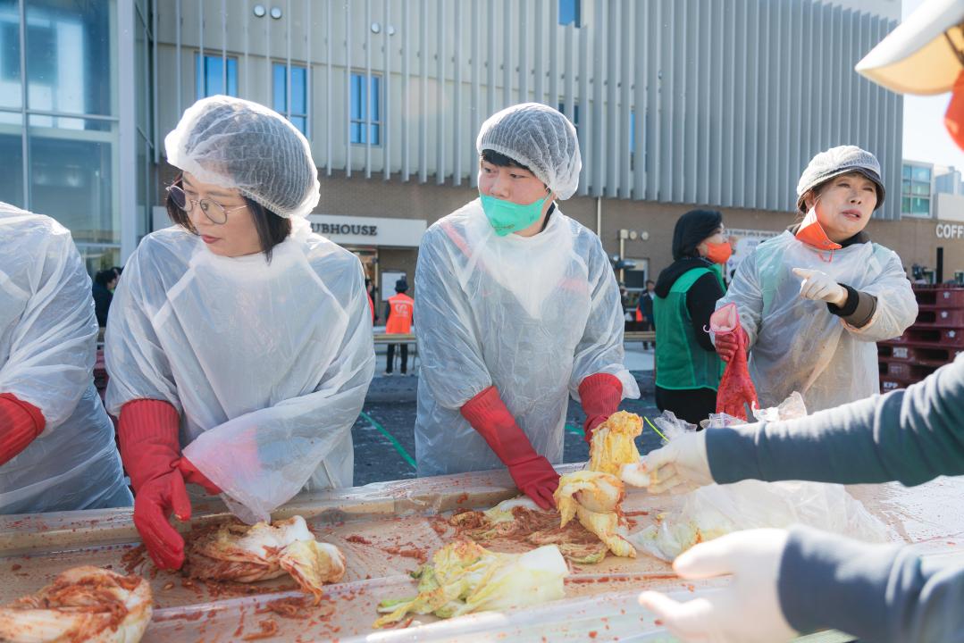 '용인 사랑 나눔 김장' 게시글의 사진(19) '20251103 용인 사랑 나눔 김장 축제 N_-30.JPG'
