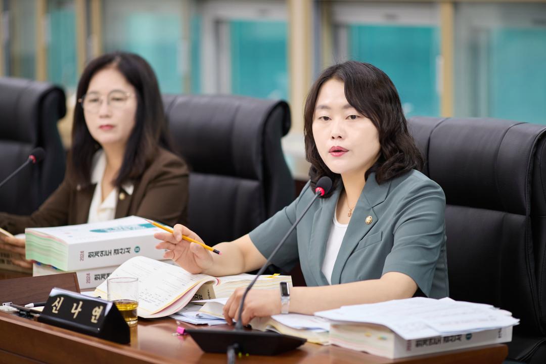 '제3차 예산결산특별위원회(제293차 제1회 정례회)' 게시글의 사진(37) '20250626 제3차 예산결산특별위원회(제293차 제1회 정례회)-93.jpg'