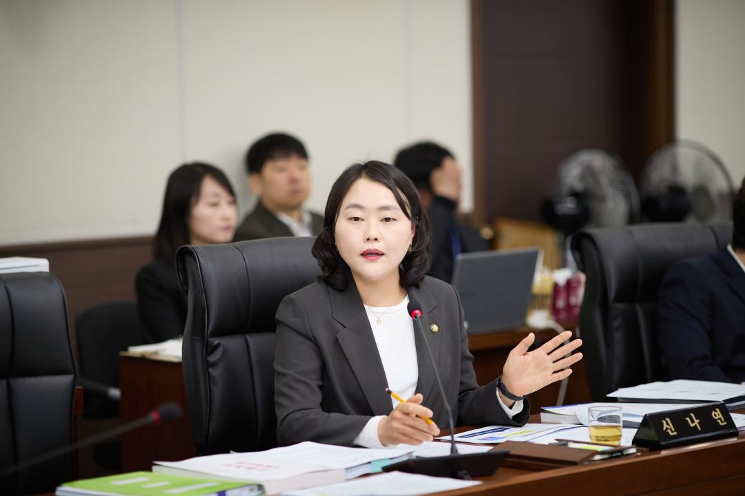 '상임위 위원별 제1차 회의 (제292회 임시회)' 게시글의 사진(18) '20250411 상임위 위원별 제 1차 회의 (제292회 임시회)-039.jpg'