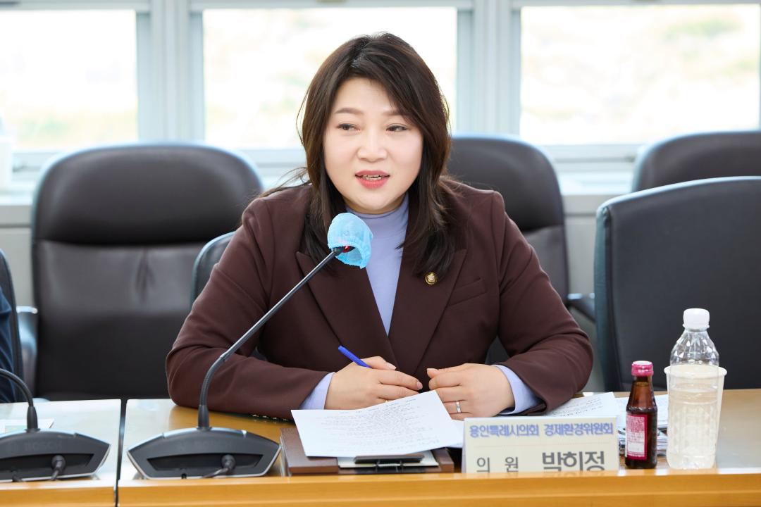 '용인시 반려식물산업 활성화를 위한 한국반려식물협회 간담회' 게시글의 사진(7) '20250307 용인시 반려식물산업 활성화를 위한 한국반려식물협회 간담회-11.jpg'