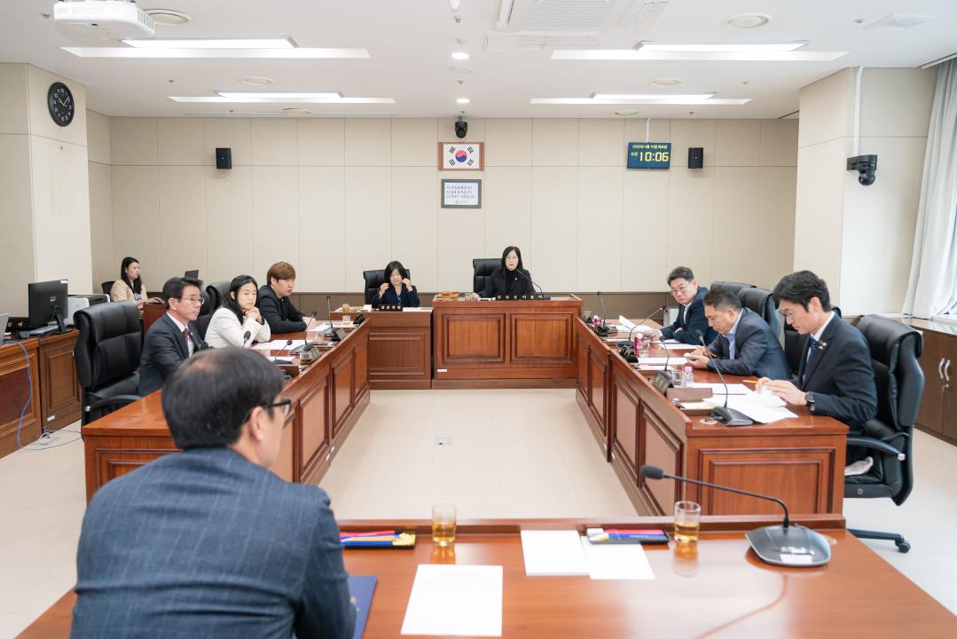 '제292회 임시회 운영위원회' 게시글의 사진(2) '20250410 제292회 임시회 운영위원회 N-9.jpg'