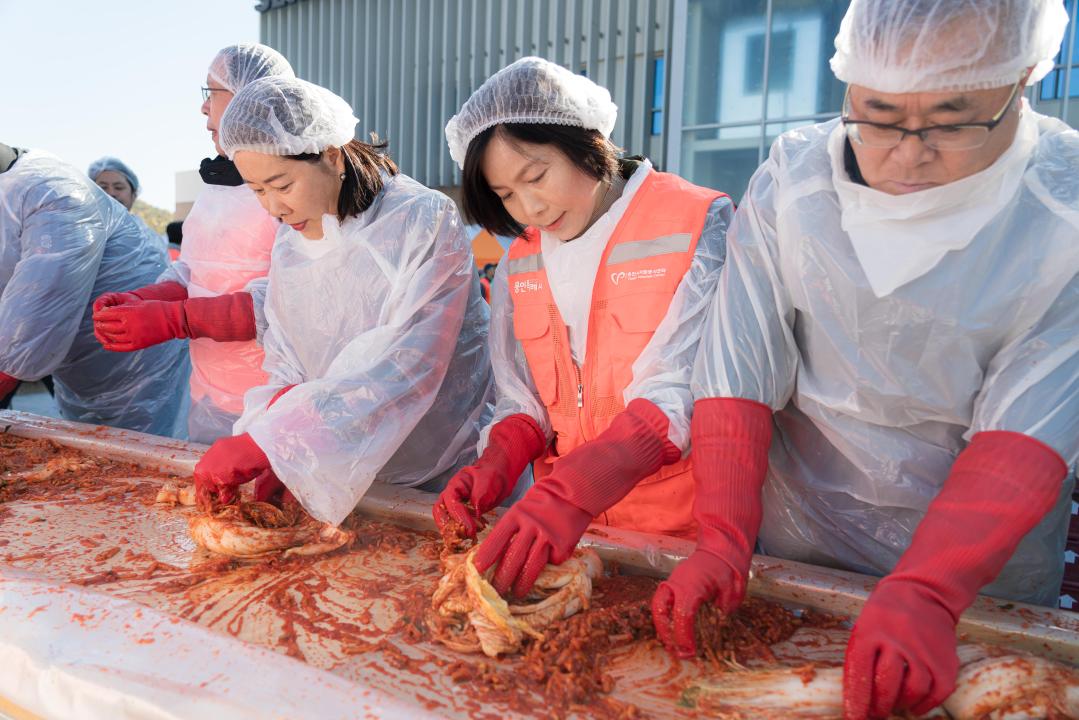 '용인 사랑 나눔 김장' 게시글의 사진(10) '20251103 용인 사랑 나눔 김장 축제 N_-28.JPG'