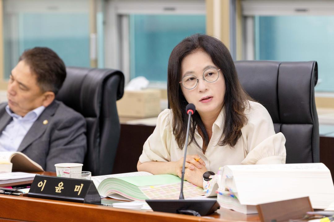 '제2차 예산결산특별위원회(제293회 제1차 정례회)' 게시글의 사진(8) '20250625 제293회 제1차 정례회 예산결산위원회 회의 (17).jpg'