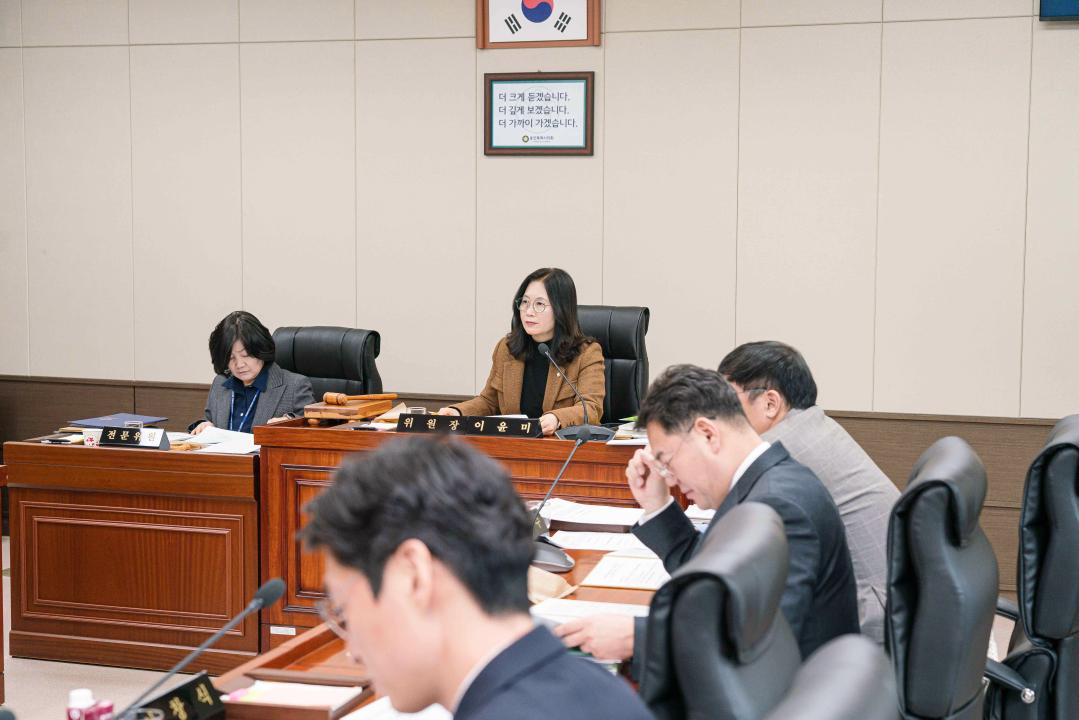 '의원연구단체 운영 심의위원회 회의' 게시글의 사진(15) '20250304 의원연구단체 운영 심의위원회 회의 N-18.jpg'