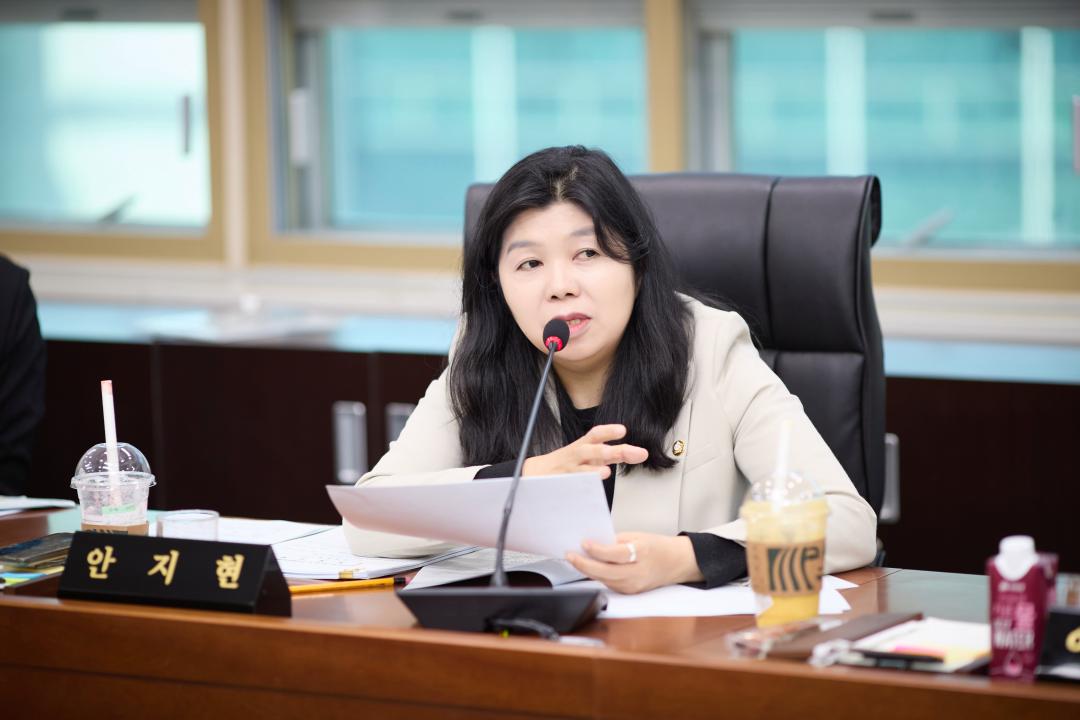 '상임위 위원별 제1차 회의 (제292회 임시회)' 게시글의 사진(28) '20250411 상임위 위원별 제 1차 회의 (제292회 임시회)-071.jpg'