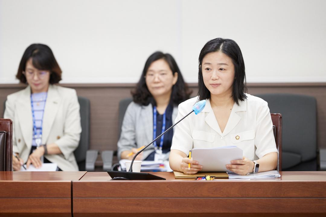 '상임위원회별 제2차 회의(제275회 임시회)' 게시글의 사진(16) '20230913 상임위원회별 제2차 회의(제275회 임시회)-25.jpg'