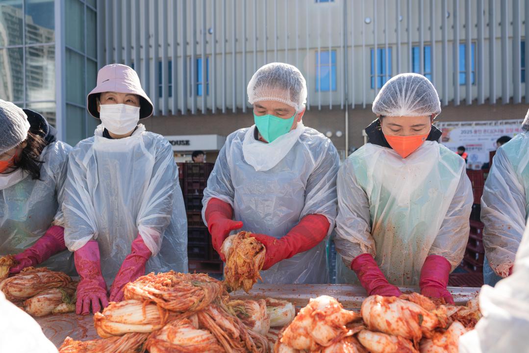 '용인 사랑 나눔 김장' 게시글의 사진(12) '20251103 용인 사랑 나눔 김장 축제 N_-13.JPG'