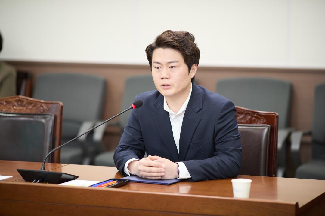 '상임위 위원별 제1차 회의 (제292회 임시회)' 게시글의 사진(12) '20250411 상임위 위원별 제 1차 회의 (제292회 임시회)-018.jpg'