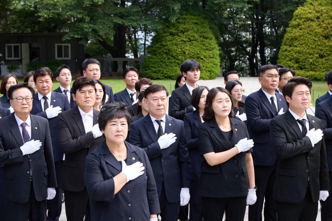 '현충탑 참배' 게시글의 사진(9) '20260702 현충탑 참배-012.jpg'