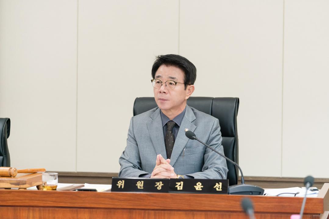 '상임위 위원별 제1차 회의 (제292회 임시회)' 게시글의 사진(68) '20250411 제292회 임시화 제 1차 상임위원회 N-4.jpg'
