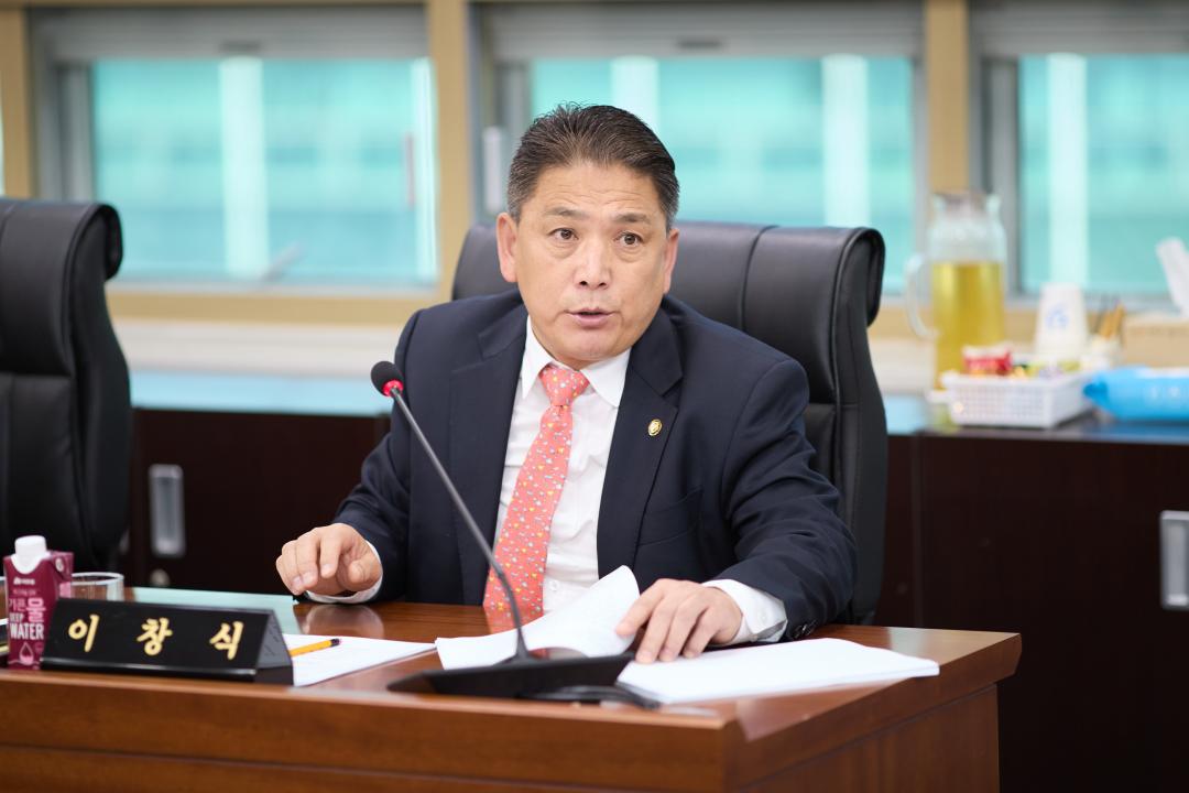 '상임위 위원별 제1차 회의 (제292회 임시회)' 게시글의 사진(30) '20250411 상임위 위원별 제 1차 회의 (제292회 임시회)-079.jpg'