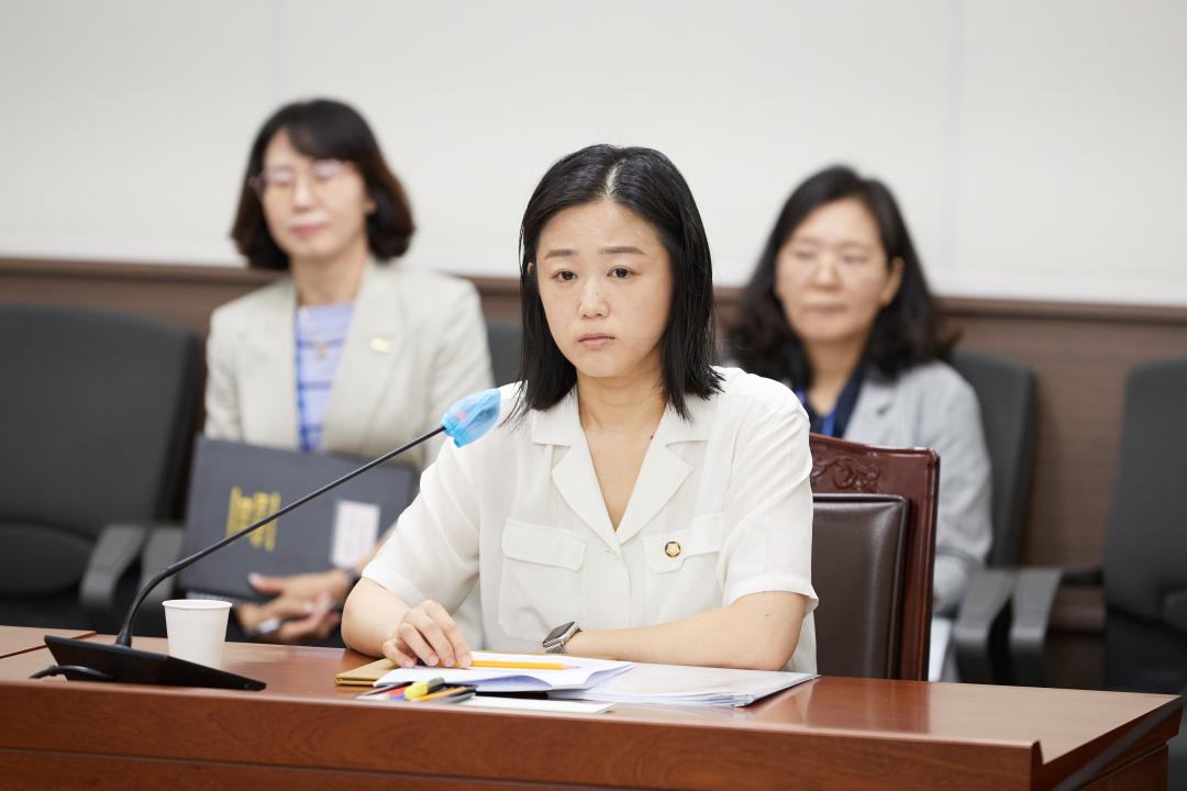 '상임위원회별 제2차 회의(제275회 임시회)' 게시글의 사진(17) '20230913 상임위원회별 제2차 회의(제275회 임시회)-27.jpg'