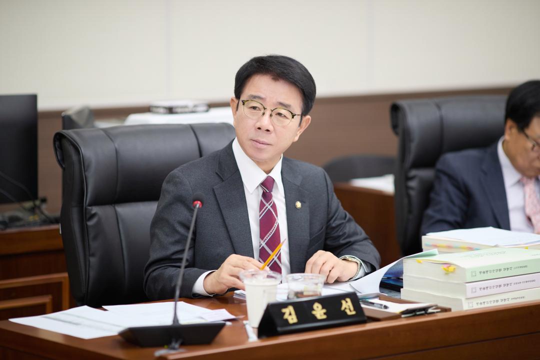 '제3차 예산결산특별위원회(제297회 제2차 정례회)' 게시글의 사진(16) '20251211 제3차 예산결산특별위원회(제297회 제2차 정례회)-42.jpg'