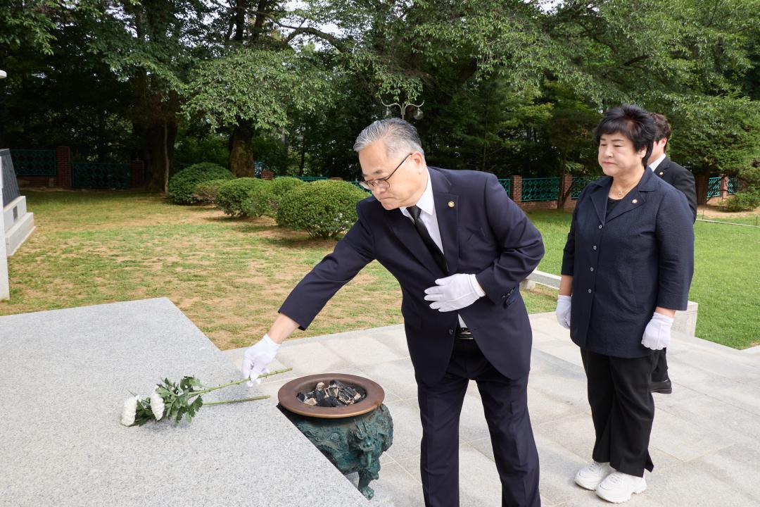 '현충탑 참배' 게시글의 사진(21) '20260702 현충탑 참배-028.jpg'