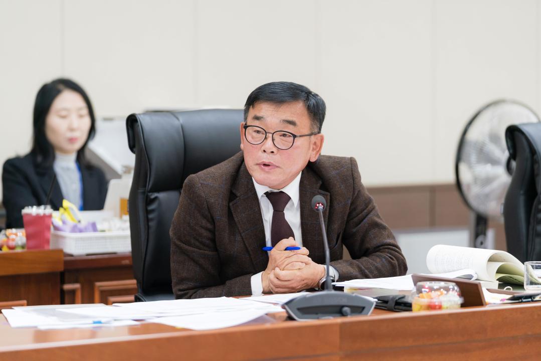 '행정사무감사 1일차 (제297회 제2차 정례회)' 게시글의 사진(47) '20251117 행정사무감사 1일차 (제297회 제2차 정례회) N (40).JPG'