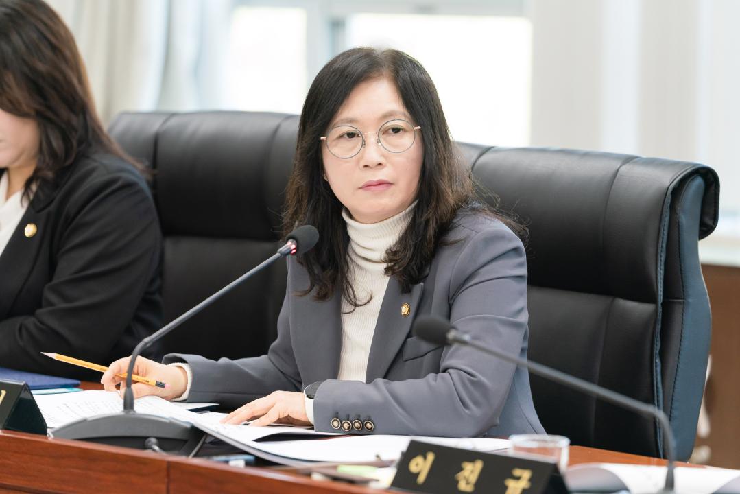 '상임위 위원별 제1차 회의 (제292회 임시회)' 게시글의 사진(61) '20250411 제292회 임시화 제 1차 상임위원회 N-19.jpg'
