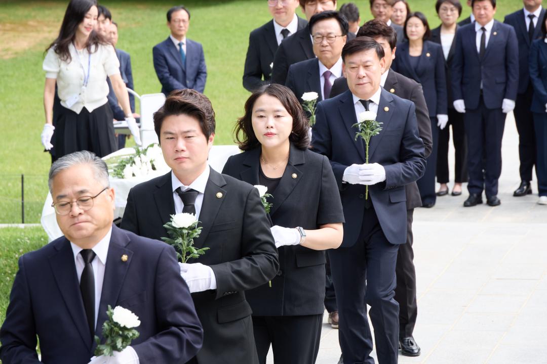'현충탑 참배' 게시글의 사진(16) '20260702 현충탑 참배-022.jpg'
