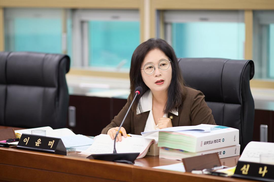 '제3차 예산결산특별위원회(제293차 제1회 정례회)' 게시글의 사진(29) '20250626 제3차 예산결산특별위원회(제293차 제1회 정례회)-74.jpg'