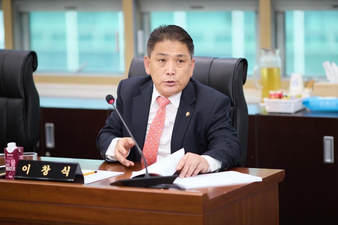 '상임위 위원별 제1차 회의 (제292회 임시회)' 게시글의 사진(31) '20250411 상임위 위원별 제 1차 회의 (제292회 임시회)-080.jpg'