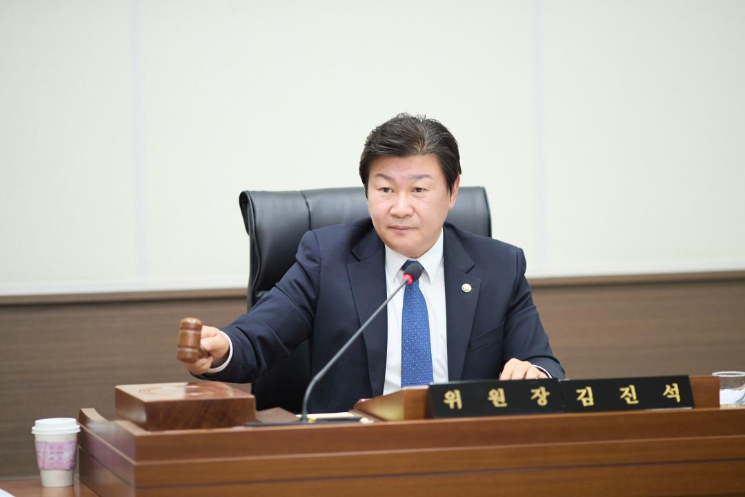 '상임위위원회별 제1차 회의 ( 제302회 임시회 )' 게시글의 사진(5) '20260403 상임위원회별 제1차 회의(제302호 임시회)-04.jpg'