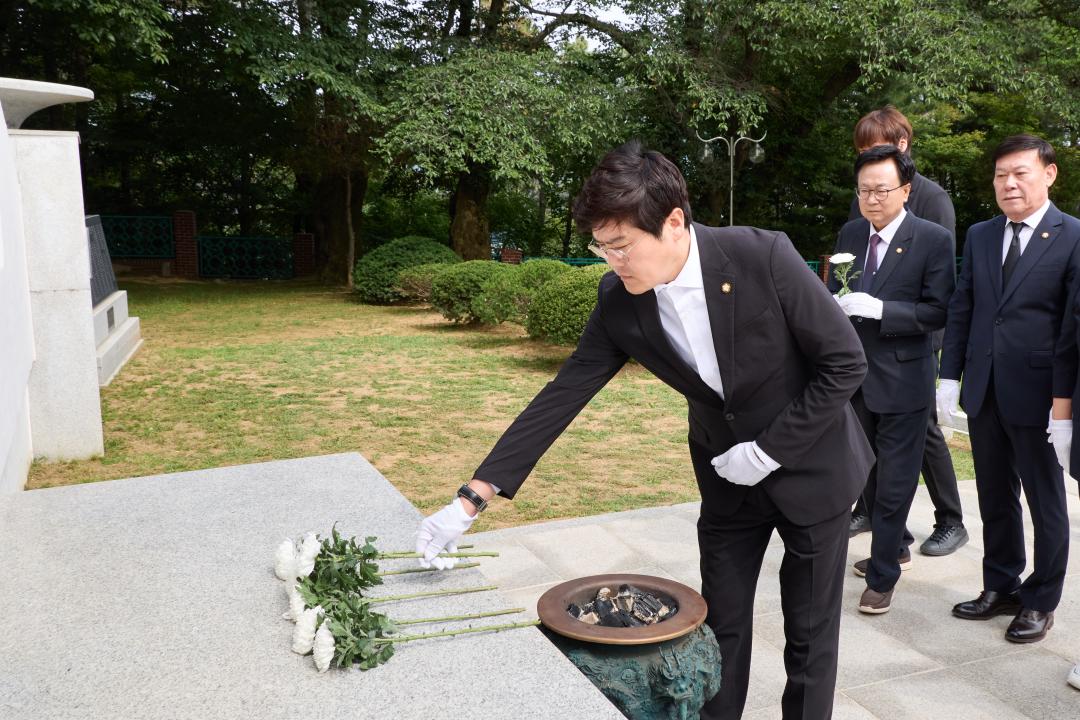 '현충탑 참배' 게시글의 사진(25) '20260702 현충탑 참배-039.jpg'
