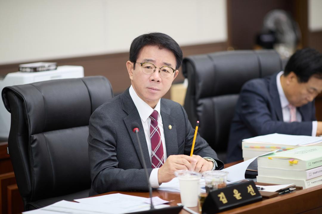 '제3차 예산결산특별위원회(제297회 제2차 정례회)' 게시글의 사진(17) '20251211 제3차 예산결산특별위원회(제297회 제2차 정례회)-44.jpg'