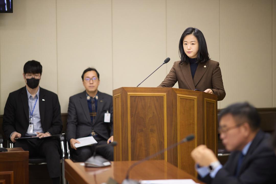 '상임위위원회별 제1차 회의 ( 제300회 임시회 )' 게시글의 사진(25) '20260210 상임위원회별 제1차 회의(제300회 임시회)-49.jpg'