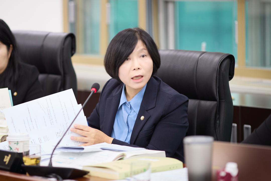 '제3차 예산결산특별위원회(제297회 제2차 정례회)' 게시글의 사진(22) '20251211 제3차 예산결산특별위원회(제297회 제2차 정례회)-50.jpg'