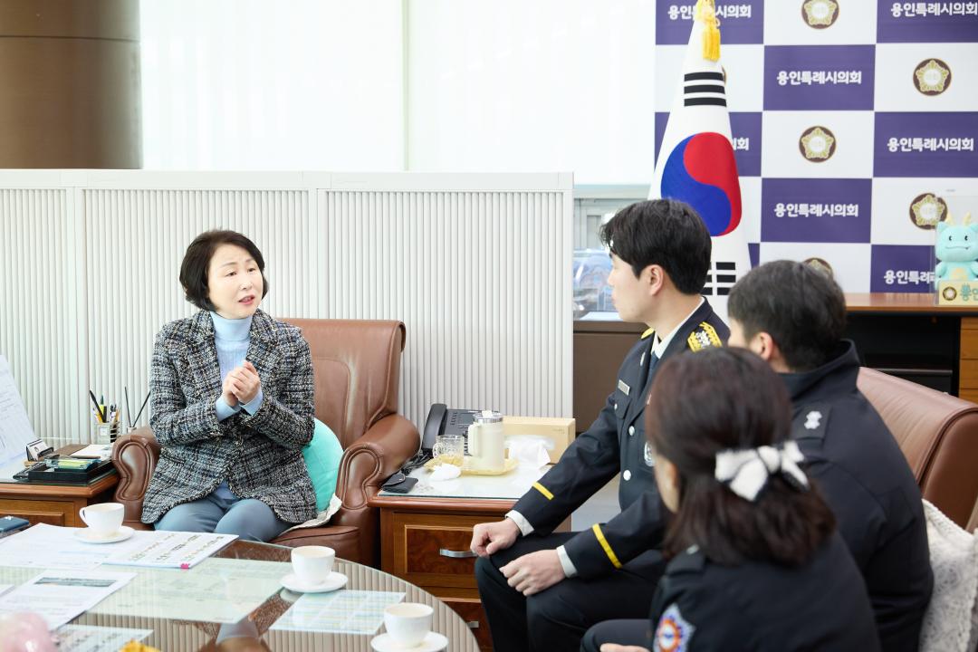 '모범시민 표창 수여' 게시글의 사진(5) '20250306 모범시민 표창 수여-07.jpg'