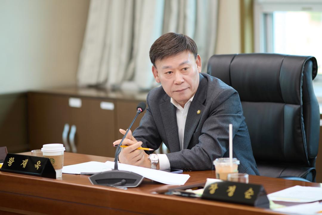 '상임위 위원별 제1차 회의 (제292회 임시회)' 게시글의 사진(48) '20250411 상임위 위원별 제 1차 회의 (제292회 임시회)-114.jpg'